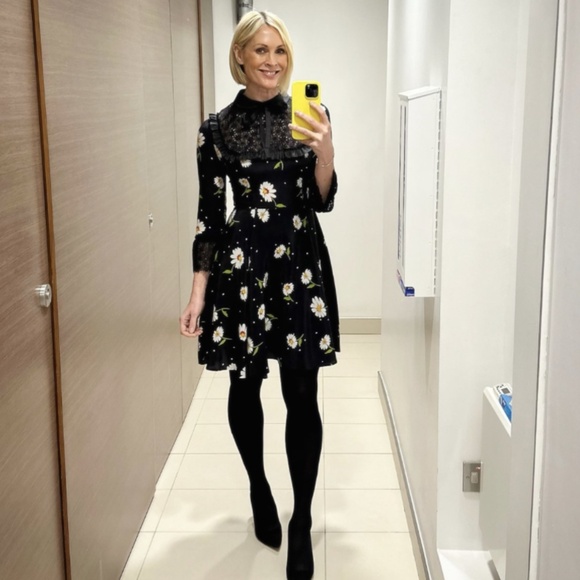 Floral Black Dress with Lace Details - Picture 4 of 11